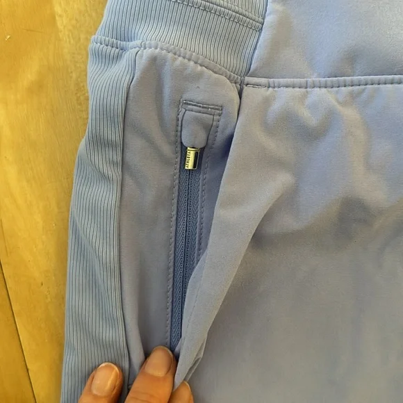 Athleta Brooklyn short - Picture 3 of 4